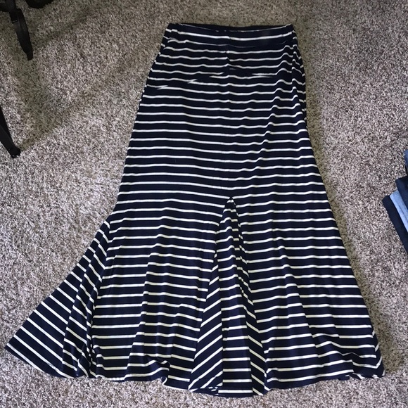 Striped maxi skirt - Picture 1 of 2